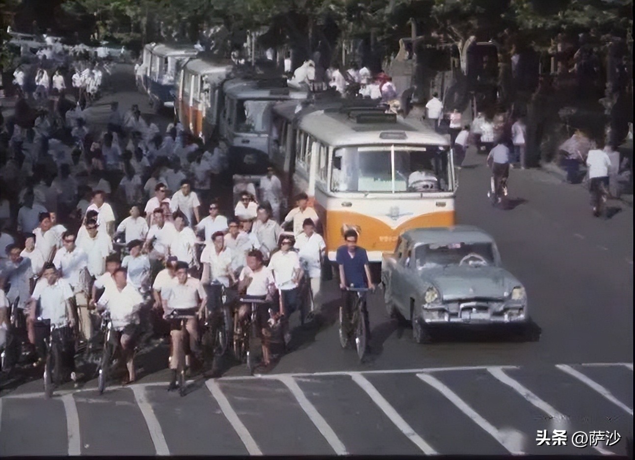 六七十年代的中国想当司机难不难？1908年8月12日第一辆T型车下线