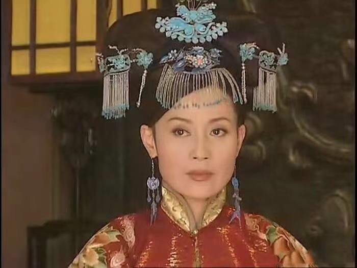 孝庄秘史玉儿为什么嫁给皇太极,孝庄秘史大玉儿帮皇太极批奏折