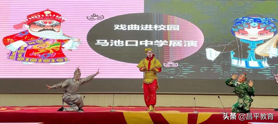 要让戏曲圈粉年轻一代,传统戏曲直播间里圈粉无数