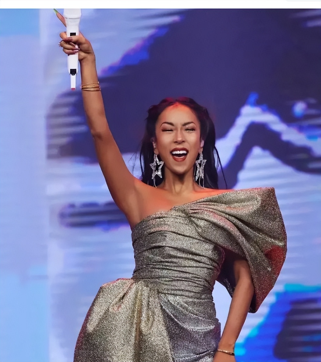 吉克隽逸生活潇洒,吉克隽逸身价百亿