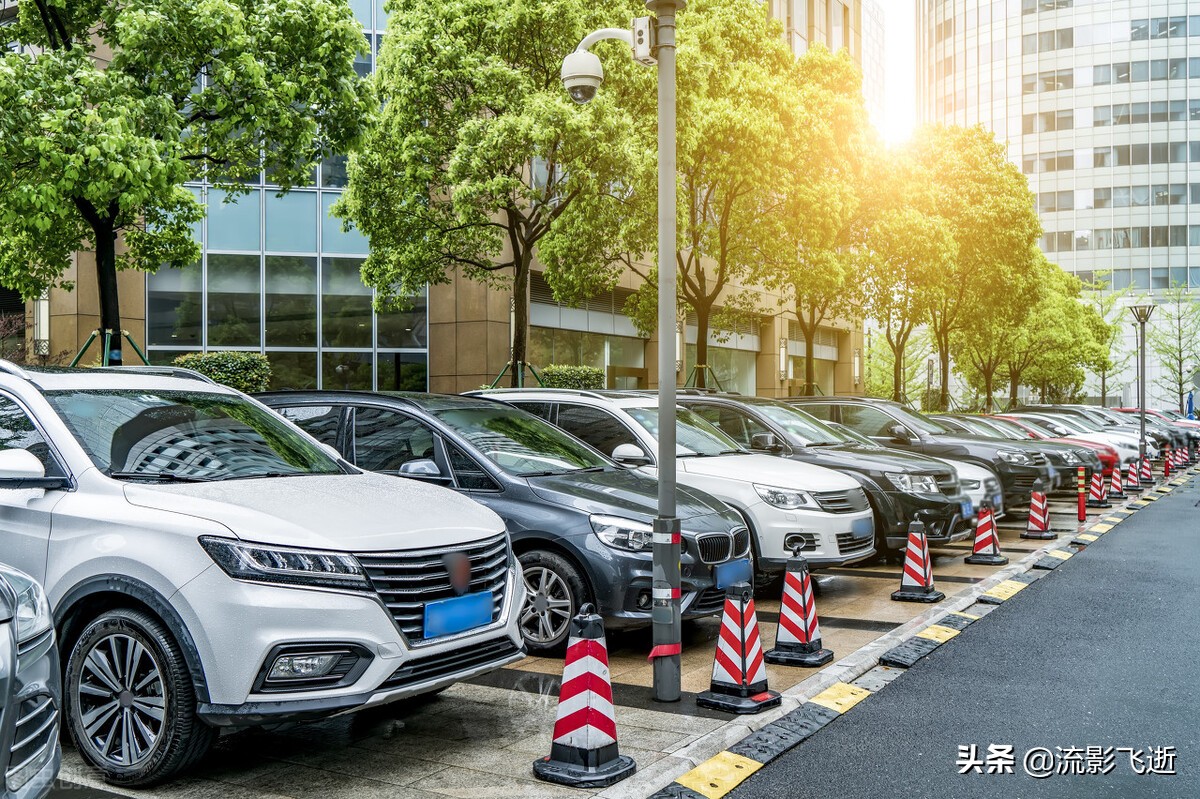 我40岁，媳妇25岁，岳母50岁，我们三人生活在小县城，幸福美满