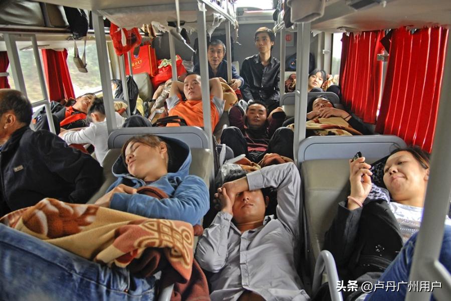 20年拍下150万张“东莞女工”在国外爆火：中国制造，不可思议！