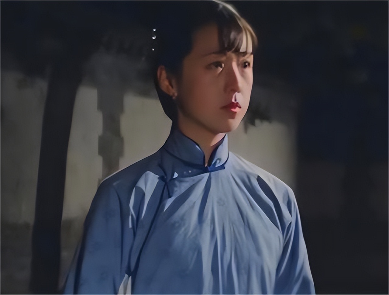 老舍笔下的骆驼祥子进行分析对比,老舍在骆驼祥子中描写的京味儿