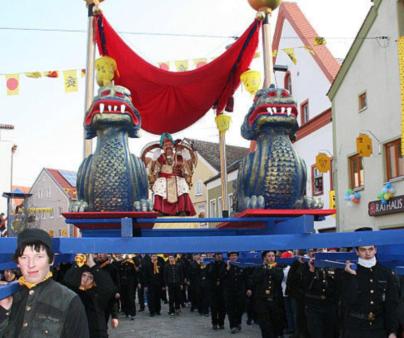 欧洲最奇葩小镇,欧洲小镇中国人