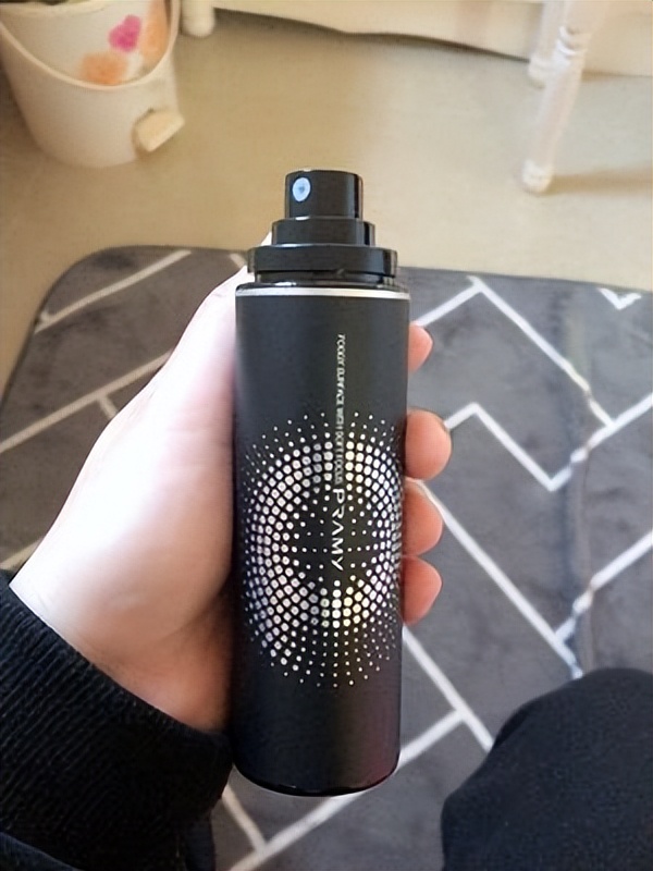 我50多岁了没用过化妆品用哪种好,到了五十岁用化妆品能年轻吗