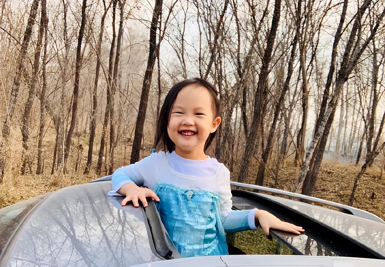 央视主持人杨帆：娶初念女友，如今家庭事业双丰收，他有何魅力？