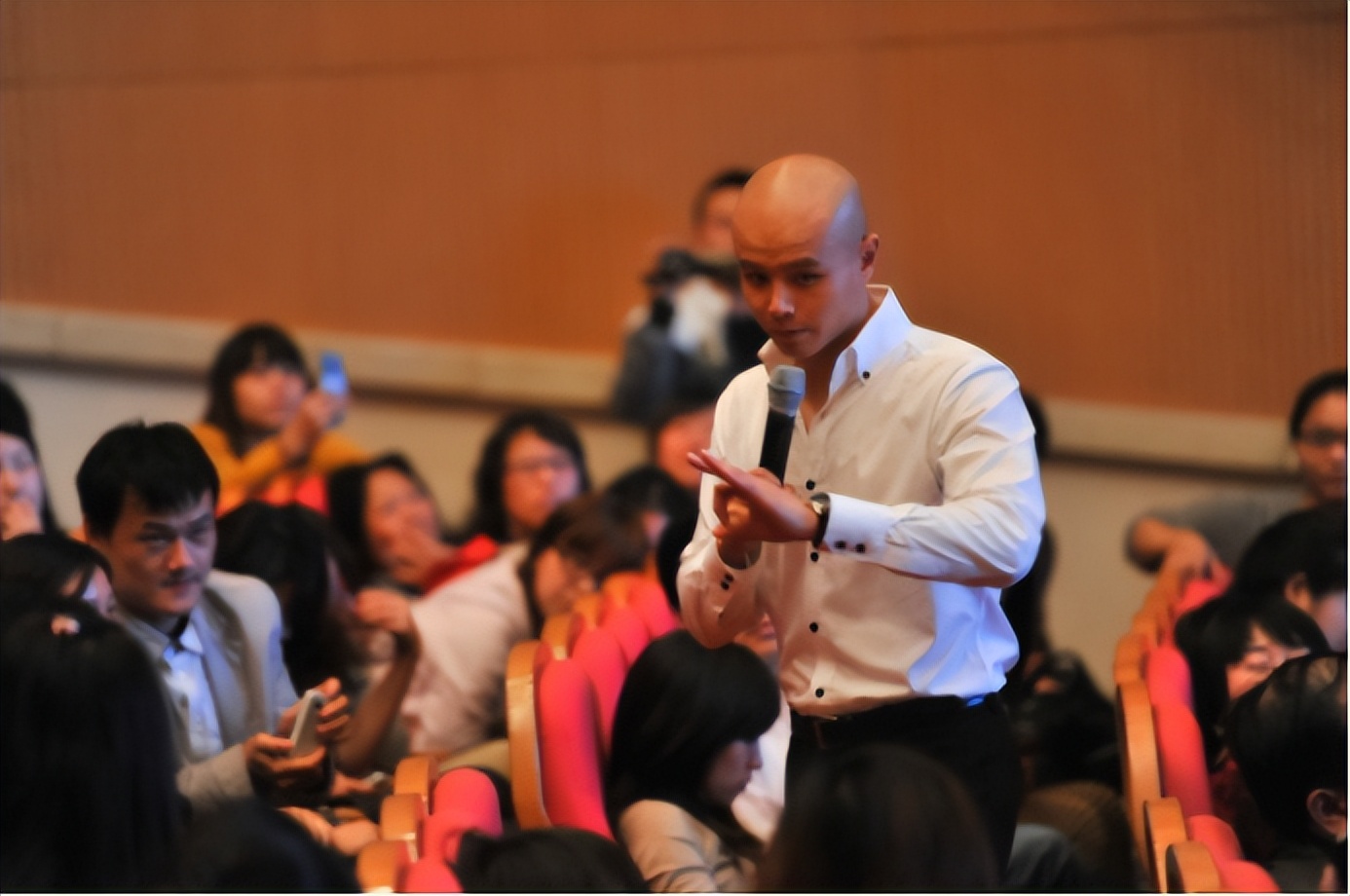 乐嘉金牌导师演讲视频,乐嘉的不成功是性格原因吗