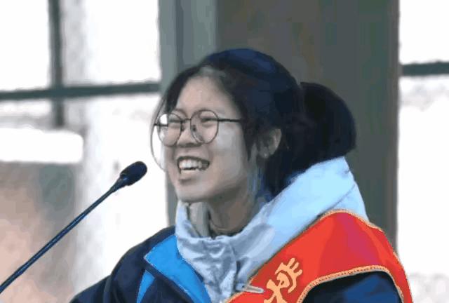 高考誓师大会女孩现状,高考百日誓师女生被网暴的言论