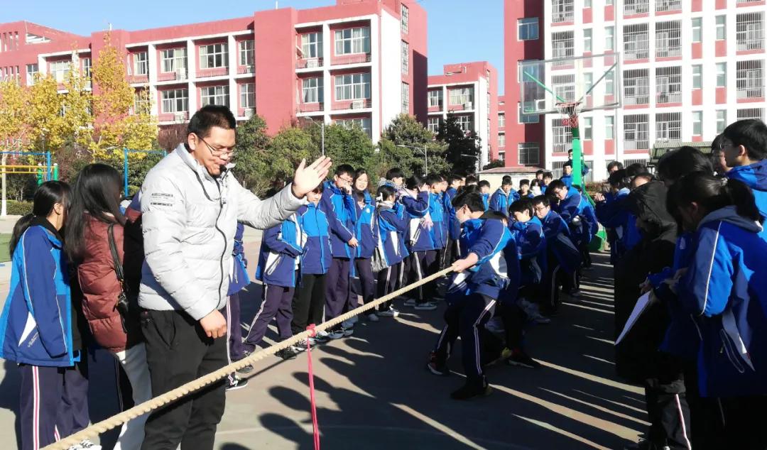 「济渎路学校」一绳一条心奋力不言弃——冬季拔河班级对抗赛