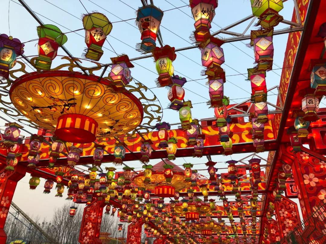 哪里城市过春节最有年味,记忆中的年味儿和过年新模式