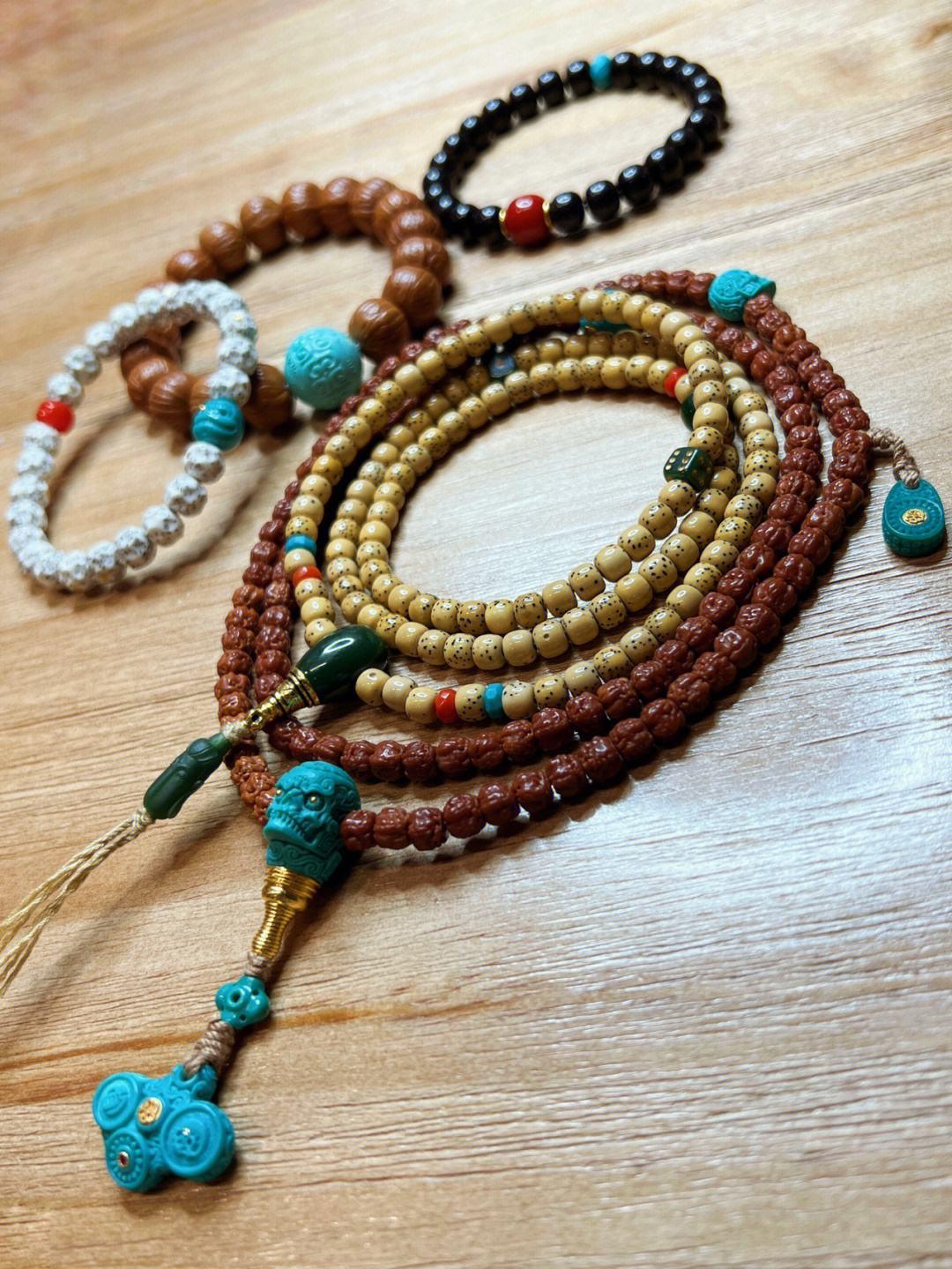 男人能不能佩戴鸡血石手串,文玩手串可以随便戴吗