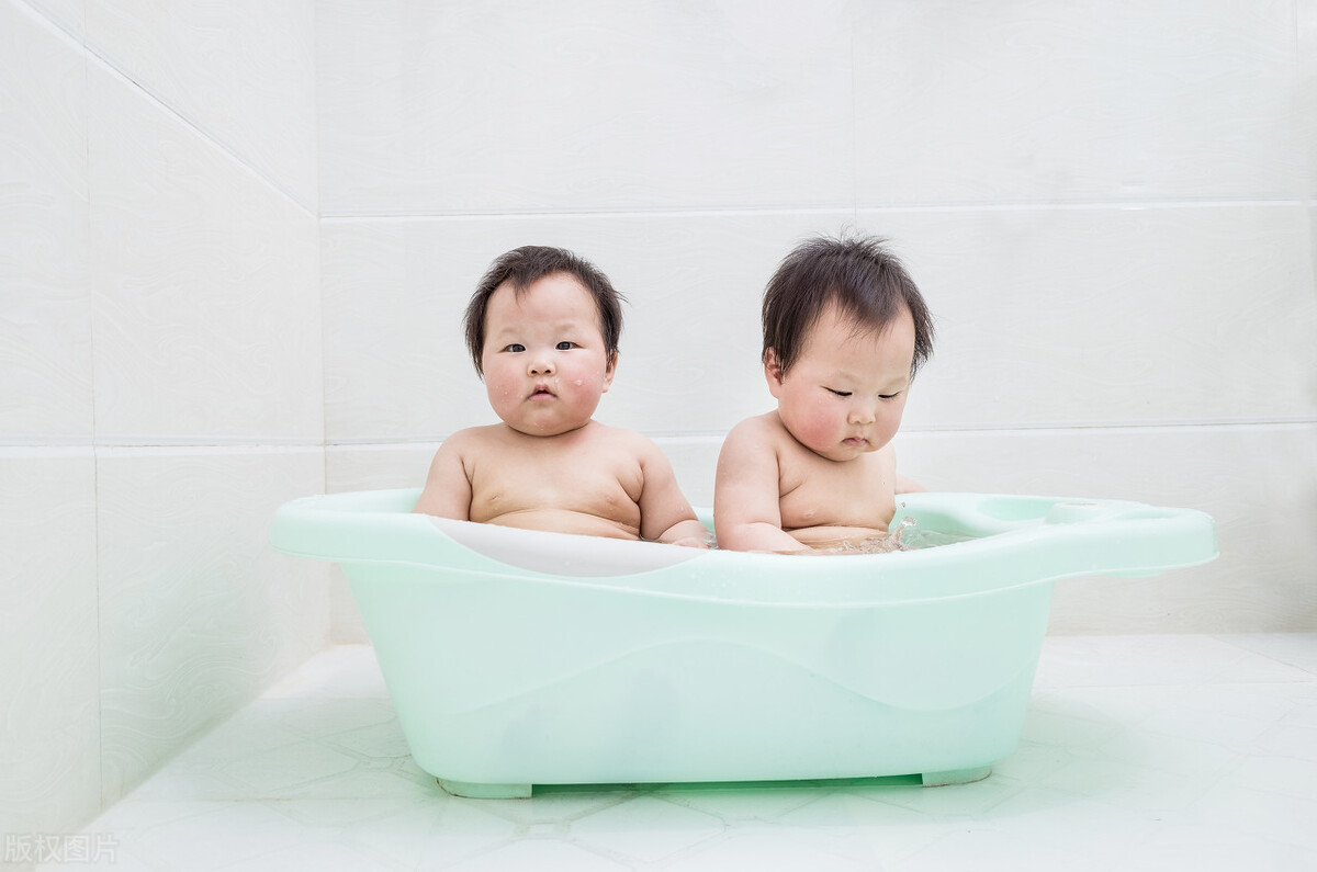 大孩子脸上出痱子怎么办,大孩子夏天长痱子痒怎么办