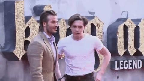 小贝儿子转行厨师被狂嘲！花60万请人炸鱼，网友怒骂关系户