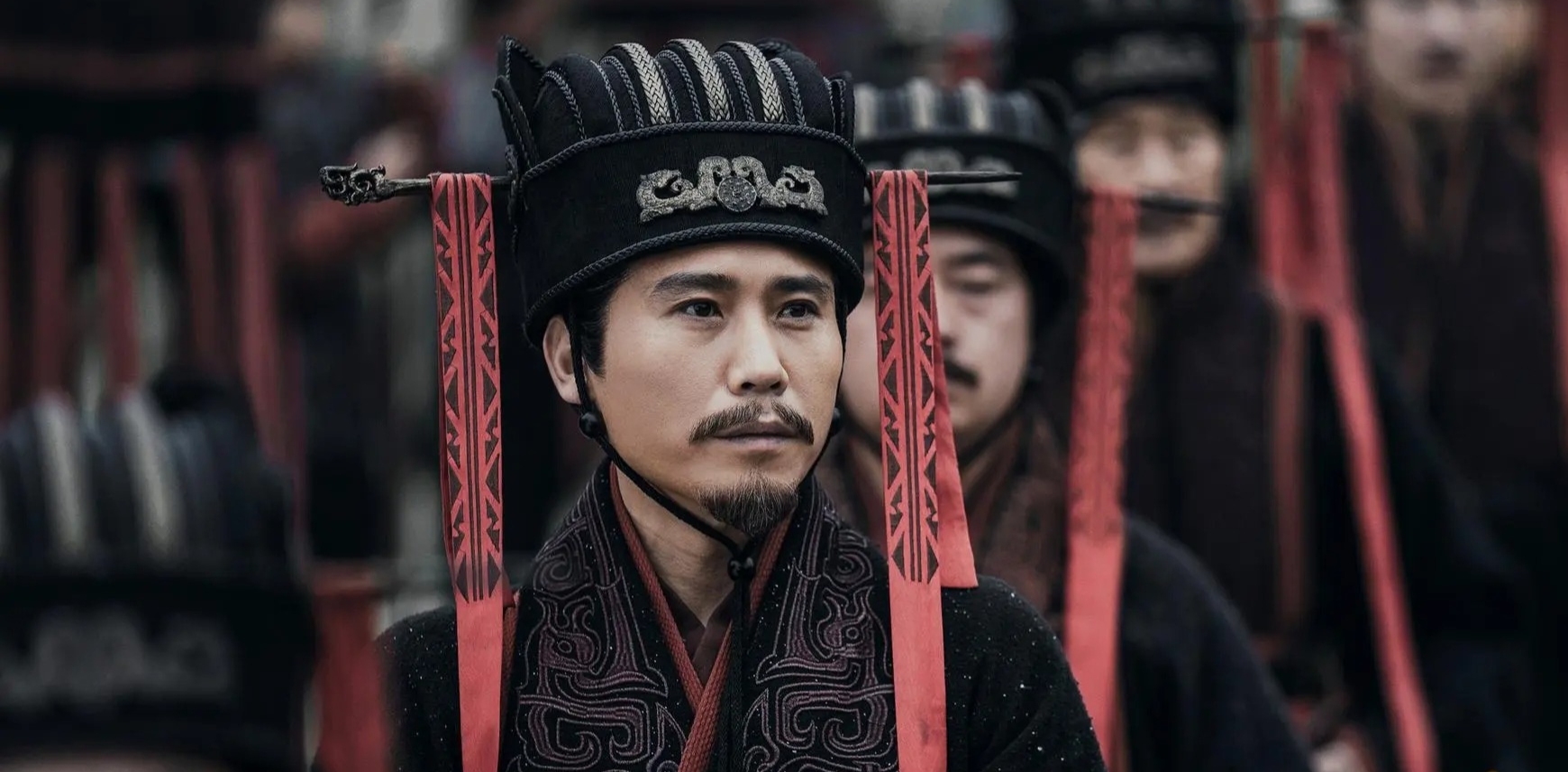 绿脸跪射俑出土时的样子,国宝级绿脸跪射俑图片