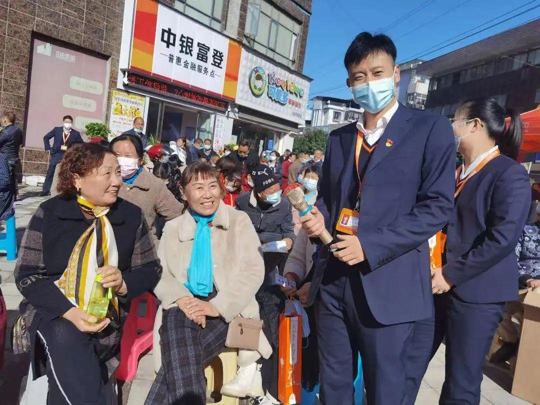 小龙虾产业成功案例,小龙虾养殖大户创业故事