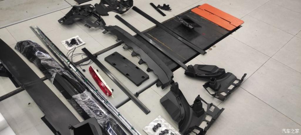 青岛奔驰商务威霆改装联系方式,威霆改装迈巴赫内饰