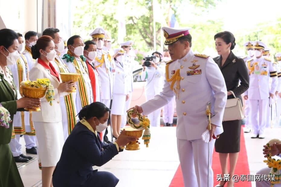 泰国公主颁发毕业证,泰国国王授予毕业证