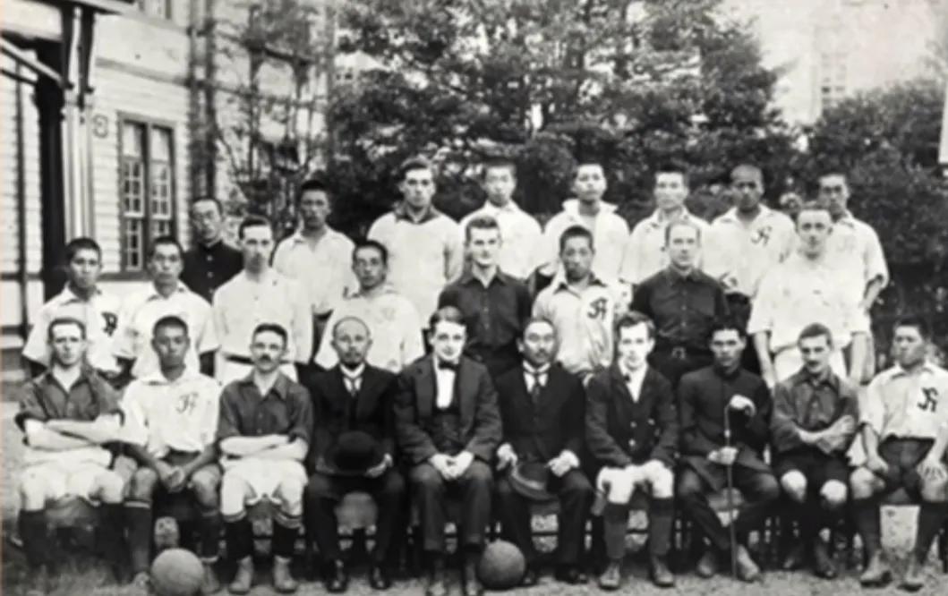 从落后全球到走上世界第一,从落后挨打到屹立东方