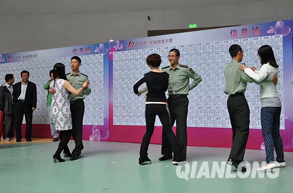 教跳交谊舞的视频教程,交谊舞怎样练舞姿