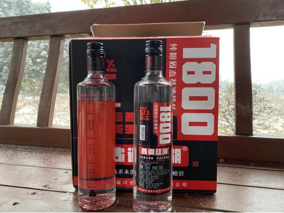 泸州特曲和国窖1573哪个好,泸州老窖特曲38度和国窖1573的38度