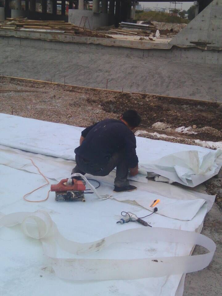 防渗无纺土工布价格,四川防渗无纺土工布多少钱一平