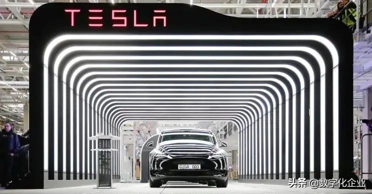 特斯拉宣布柏林超级工厂关闭4天,特斯拉德国柏林超级工厂裁员400人