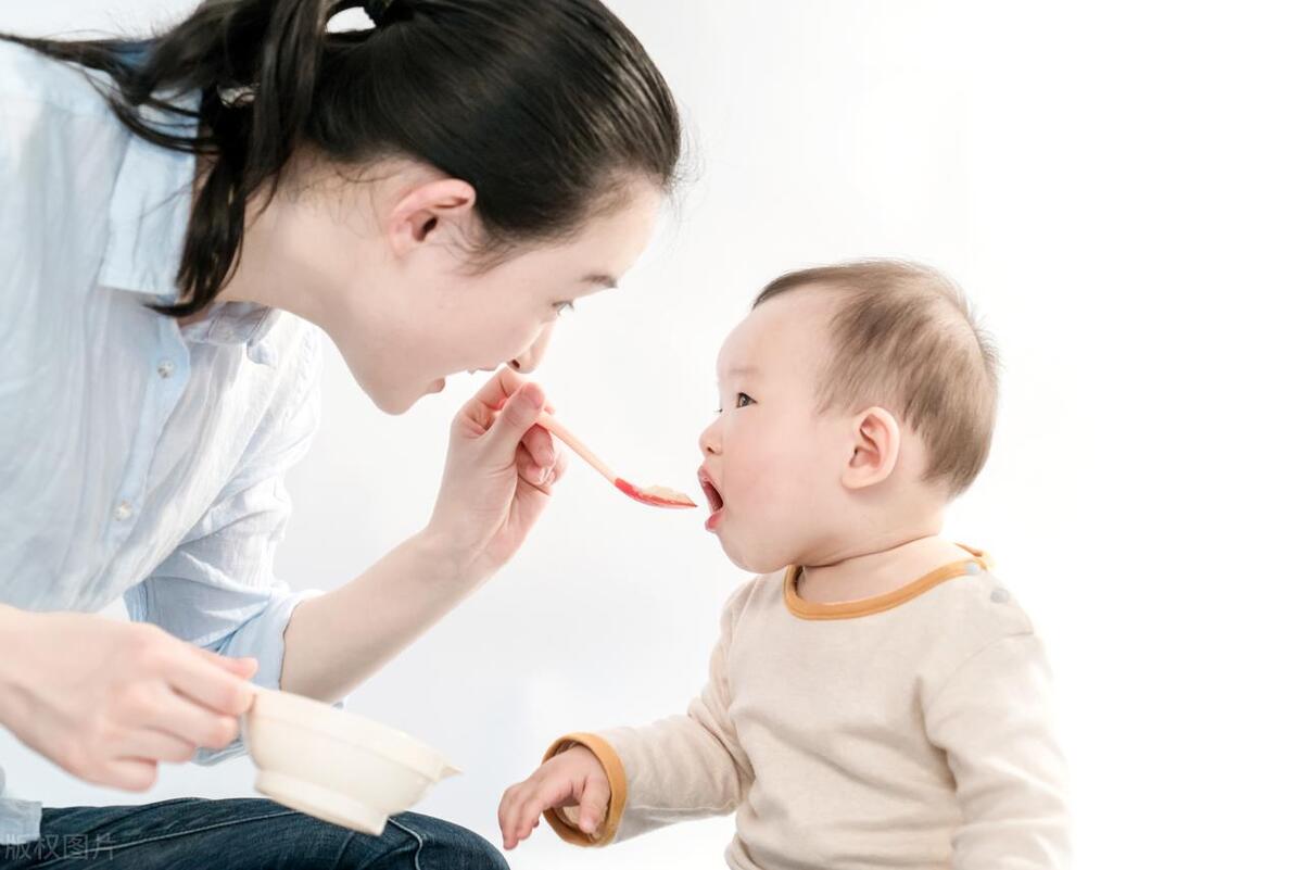 喂婴儿吃饭禁忌,喂孩子食物要注意这3点