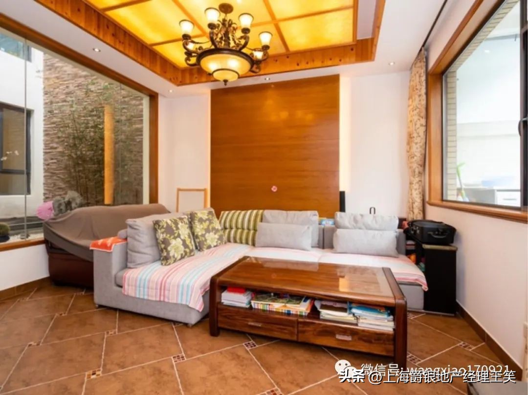 大华十八街区中心位置联排别墅，252M²2500万，13号线地铁口200米