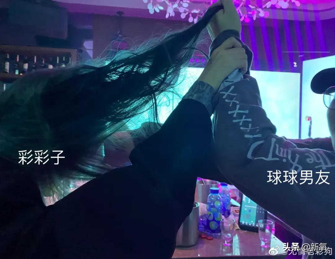 真情侣摆拍做作得像护工喂饭，怪不得粉丝都说他们只是合租室友