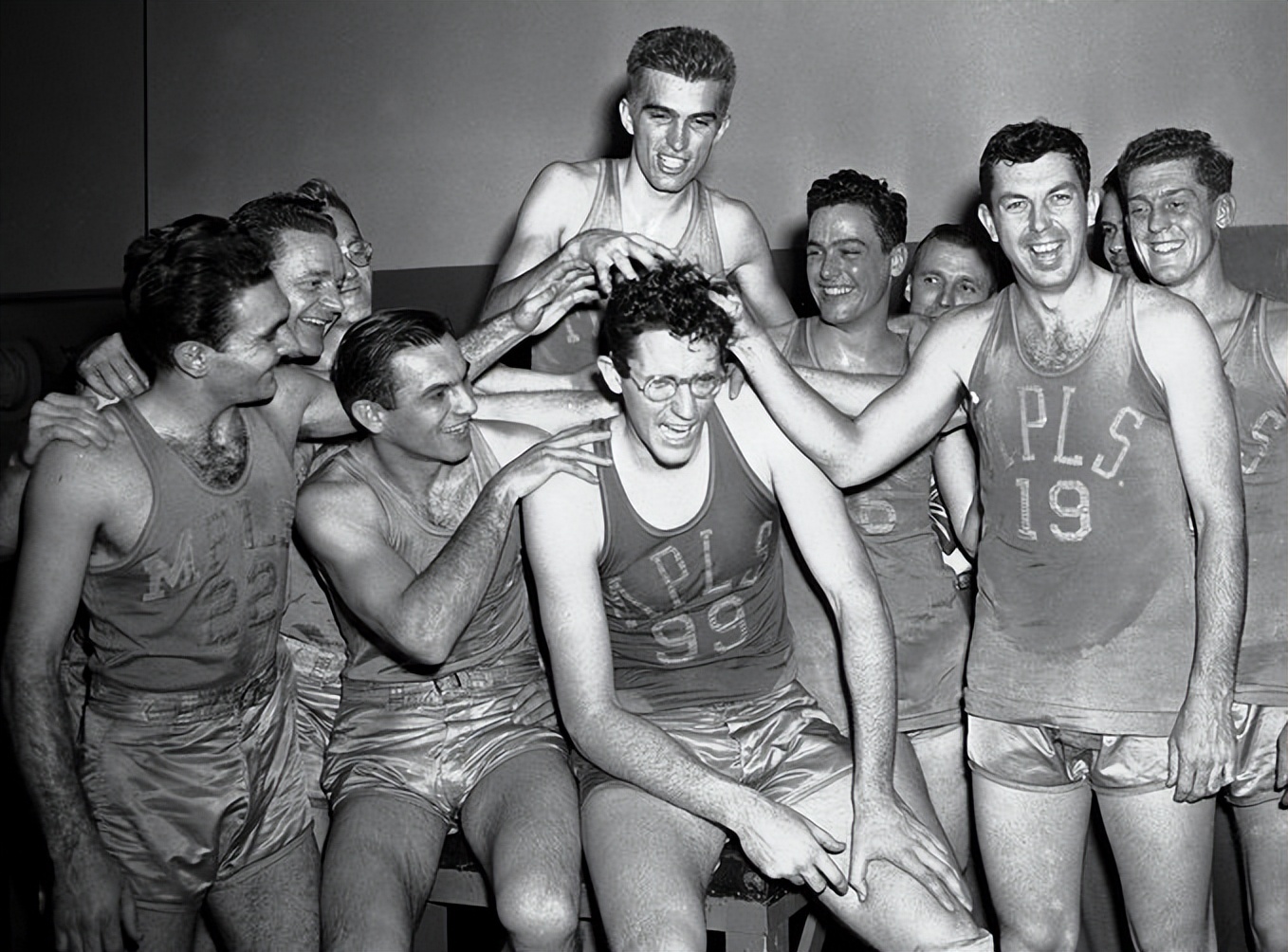 nba历史第六位先生,nba各位置历史第一人