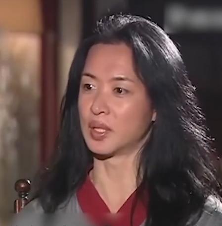 中国首个公开变性人金星，她的隐秘人生比你想象的更精彩