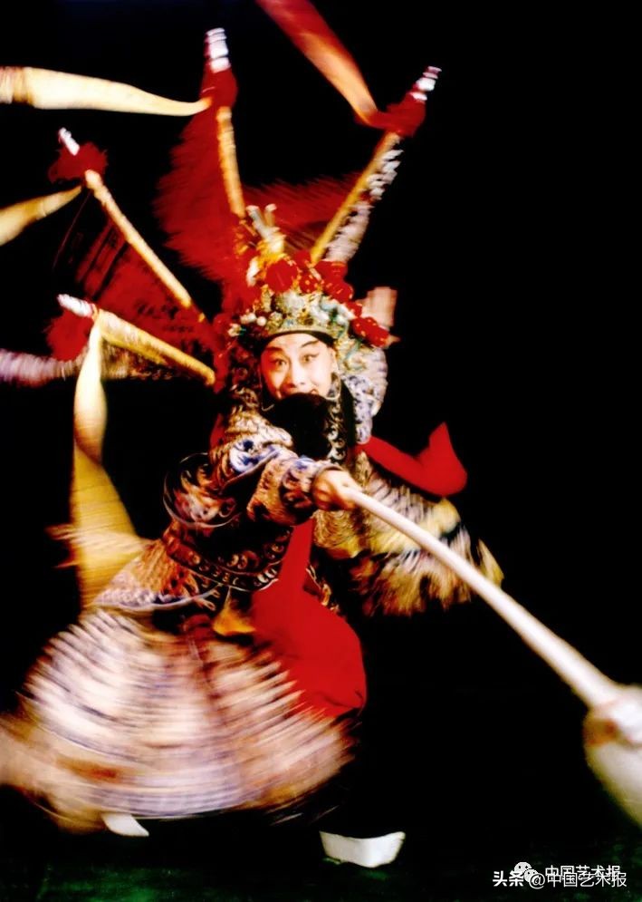 杩欎釜灞曡涓轰粈涔堜細闇囨捈浜哄績,杩欎釜灞曡鎵撶牬鑹烘湳鍜岀敓娲荤殑鐣岄檺