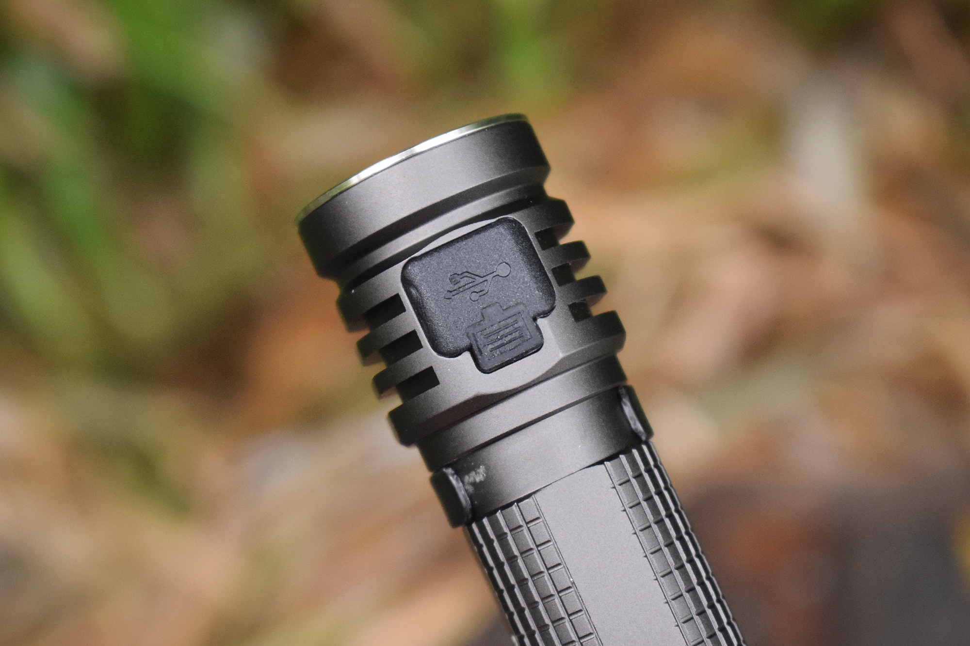 短小精悍实力派！在路上M4KEDC小手电体验