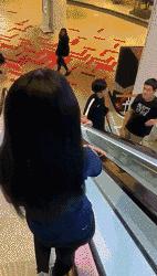 “是小蛇出了轨，还是青蛙劈了腿？”这是现实版的美杜莎？哈哈