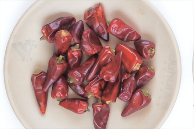 卤菜用哪种辣椒最好,卤菜的辣椒配方视频教程