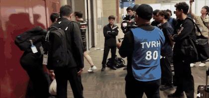 梁靖崑张本智和赛后采访,张本智和赛后采访哭了视频