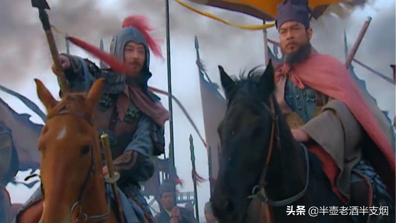 卢俊义能打过李逵么,卢俊义与吴用在梁山谁的地位更高