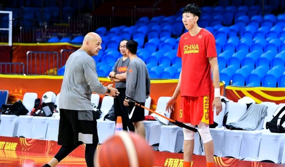 周琦中国队夺冠集锦,中国球员周琦最近消息