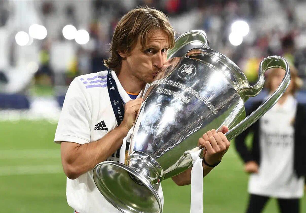 皇马中场核心莫德里奇训练视频,皇马典礼三中场总助攻