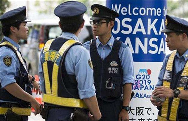 日本最帅罪犯逃亡两年三次整容,日本最帅通缉犯