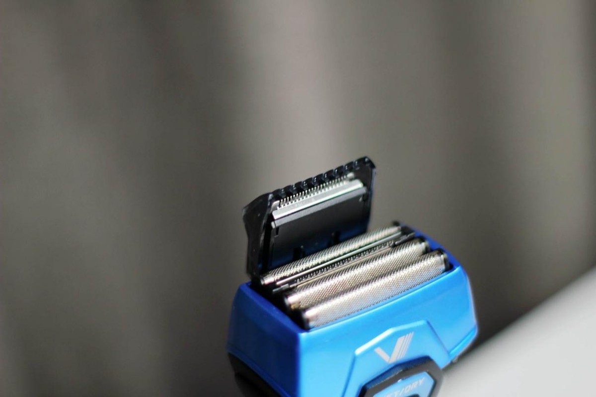 修剃一体、防水耐用的4刀头高性价比之选：IZUMI750剃须刀