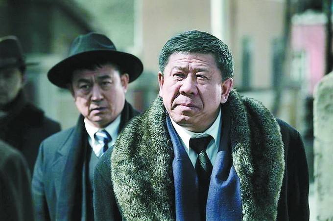 透明悬崖风筝和潜伏哪个好看,比潜伏悬崖更好看的谍战剧是什么