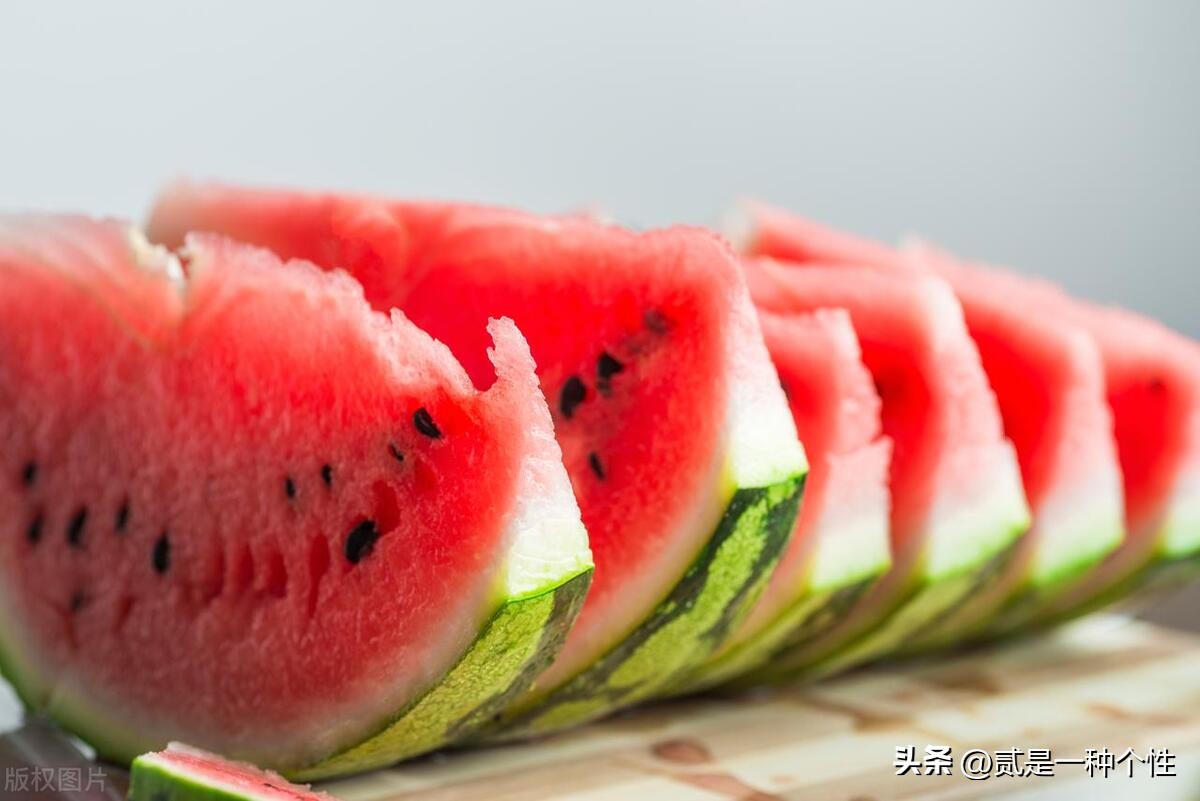 西瓜荔枝和芒果,芒果哈密瓜西瓜水果