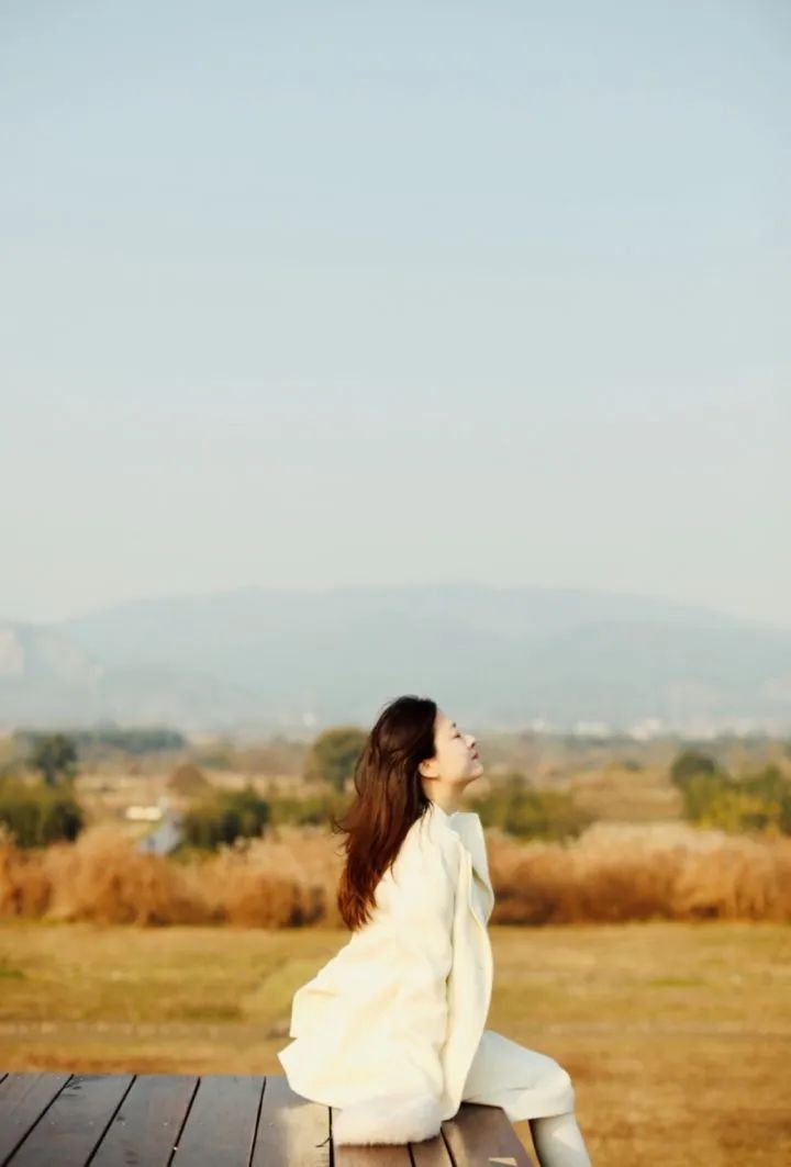 侧脸照怎么拍出高级感照片,五个拍照构图法