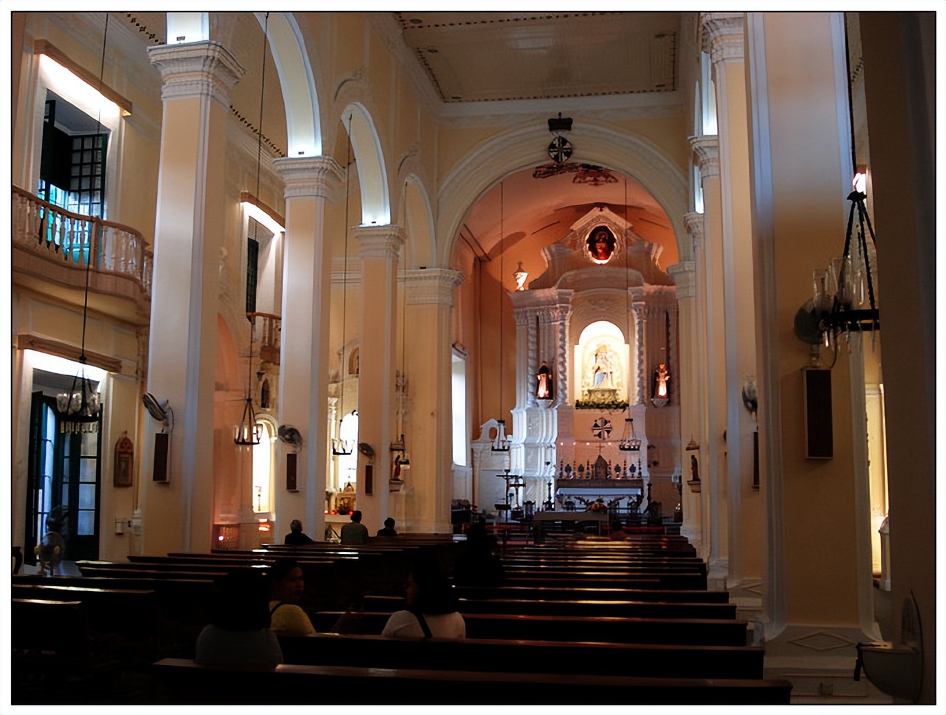 澳门特色景点最有名小吃,澳门的哪些特色景观