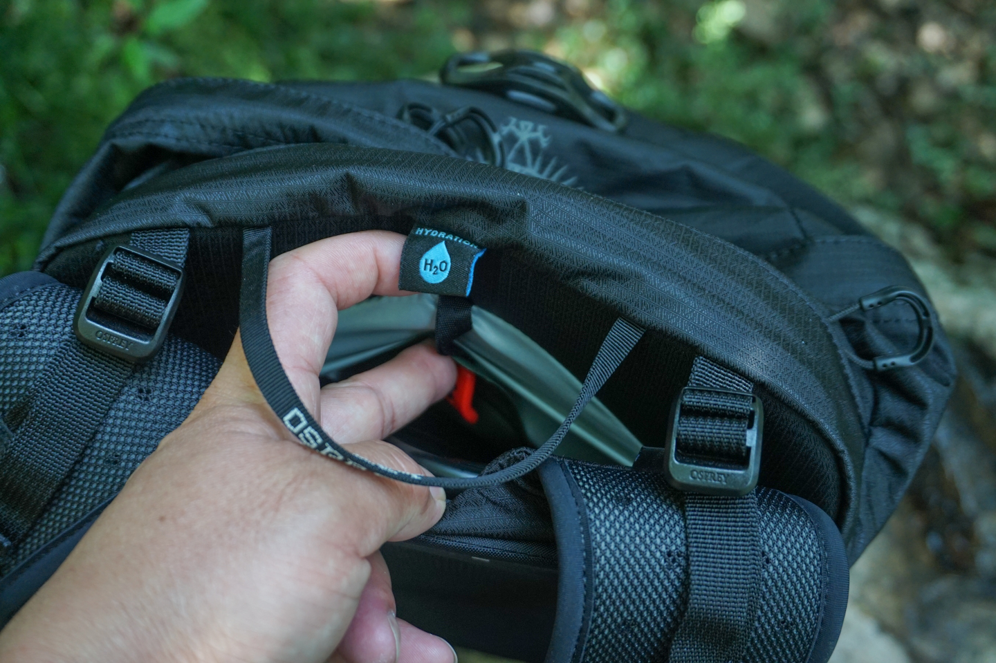 背包小鹰osprey,小鹰魔爪26背包功能详解