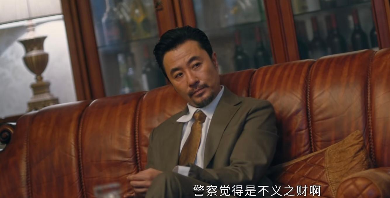 从《警察荣誉》到《他是谁》，他藏不住了