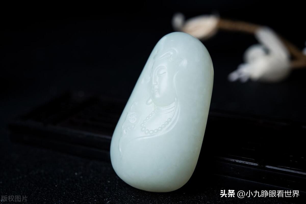 云南旅游一女的买石头,云南旅游必买石头