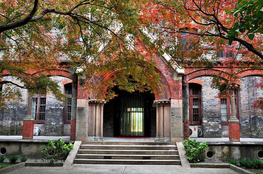 苏州大学22年就业情况，法学院又垫底，其他学院就业率均90%以上