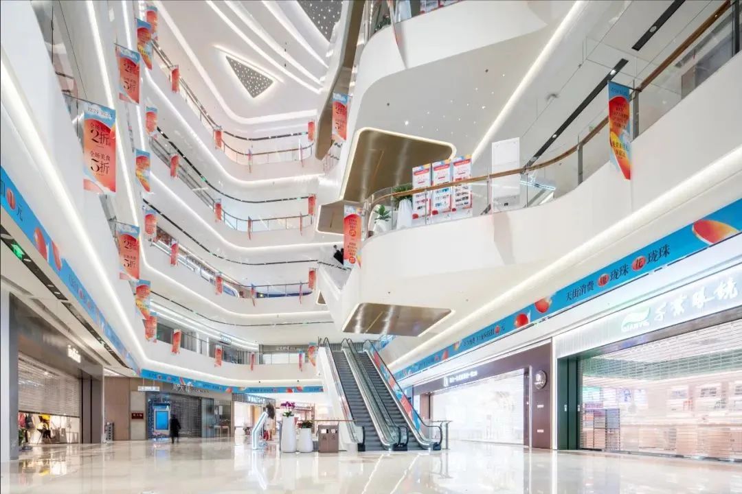 龙湖天街的吸引力到底在哪里,龙湖天街的优劣势